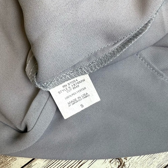 Krisa Off-Shoulder Cutout Sleeve Top in Soft Lavender Size Small - Picture 5 of 5